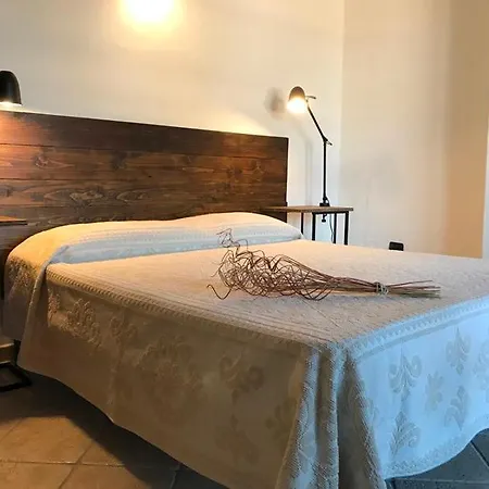 Apartament Fenile *